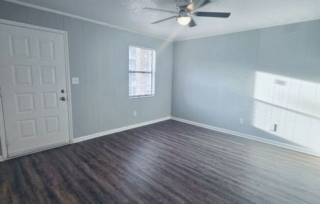 2 beds, 1 bath, 692 sqft, $1,095, Unit 100-A