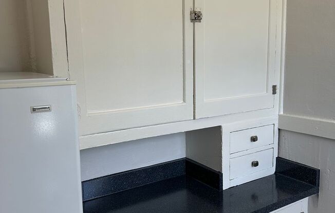 1 bed, 1 bath, 550 sqft, $1,225, Unit 23