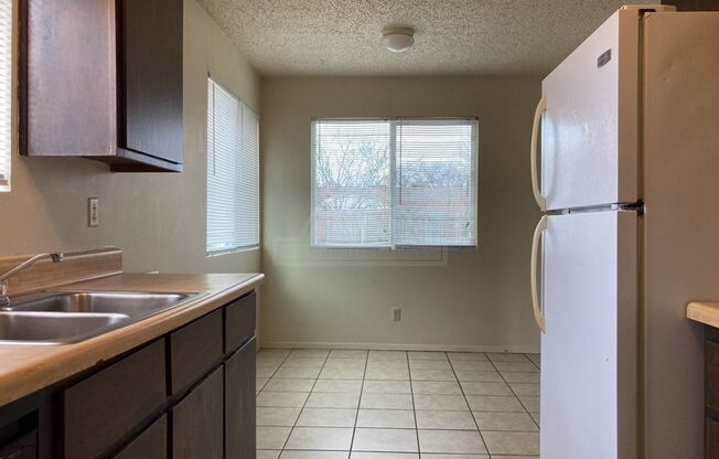 3 beds, 2 baths, $1,395, Unit # GRANT