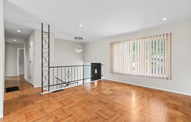 Coastal Charm in Linda Mar - Spacious Home w/ Bonus Room + Large Backyard!