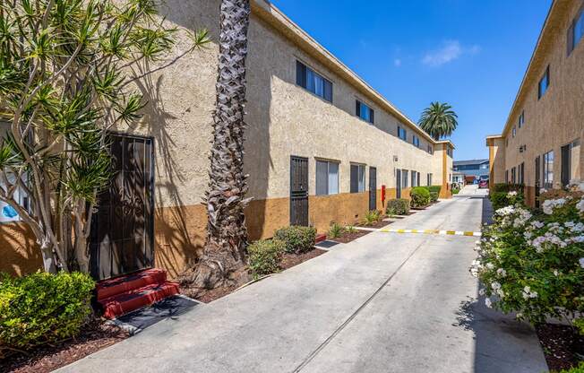 12531/37 Eucalyptus Ave  Hawthorne, CA 90250