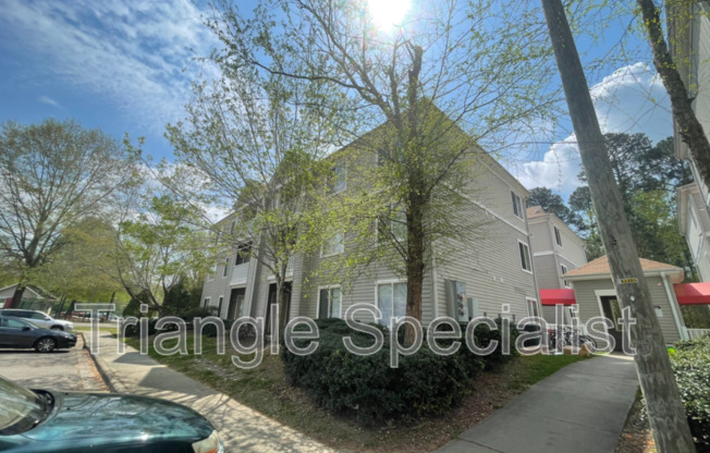 1420 Collegiate Cir