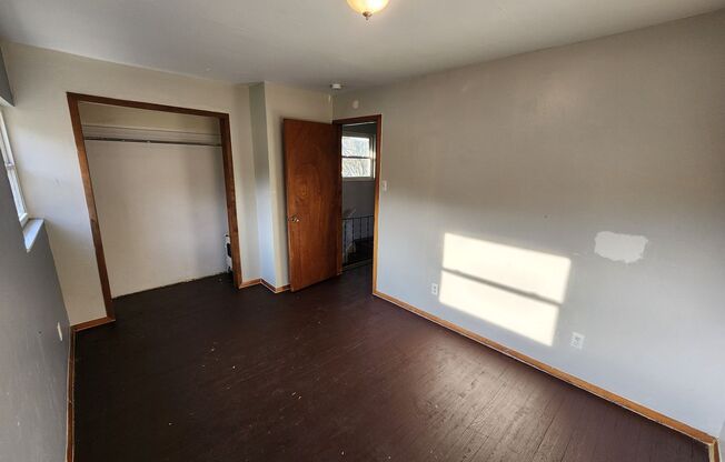 3 beds, 1 bath, $1,295