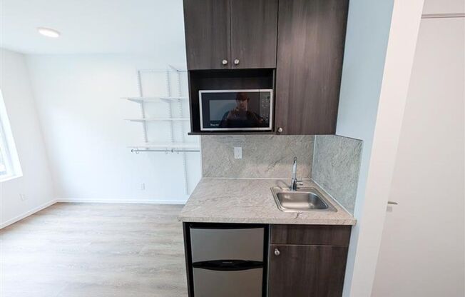 Studio, 1 bath, 186 sqft, $1,425, Unit 331