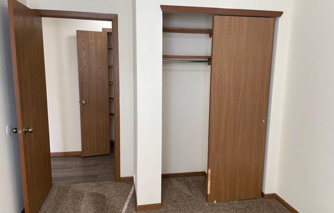 3 beds, 1 bath, 1,040 sqft, $1,800, Unit 3156-103