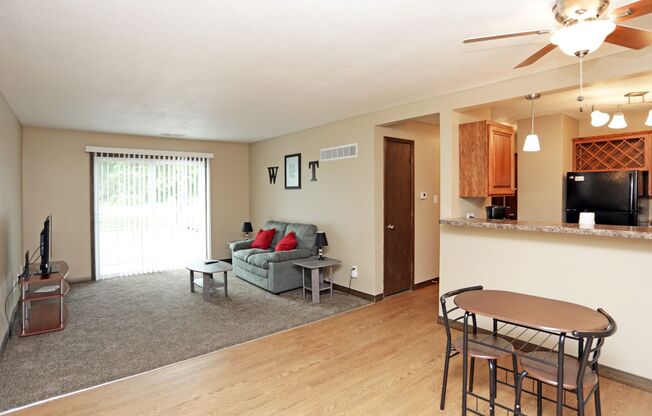 1 bed, 1 bath, 625 sqft, $845, Unit 4320 Westbrook Drive Apt 1