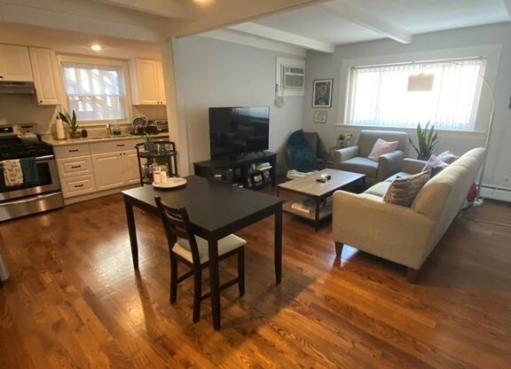 381 Sumner