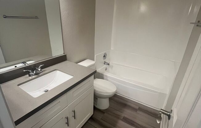 2 beds, 2 baths, 1,015 sqft, $2,795, Unit 215