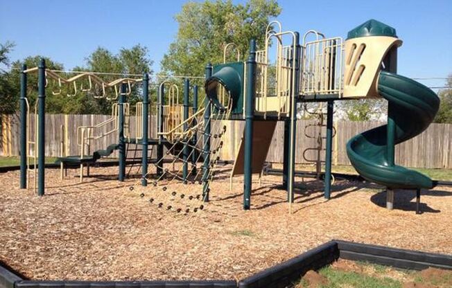 2 beds, 2 baths, 900 sqft, $1,079, Unit 109