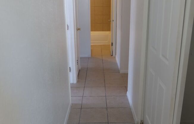 2 beds, 1 bath, $1,000