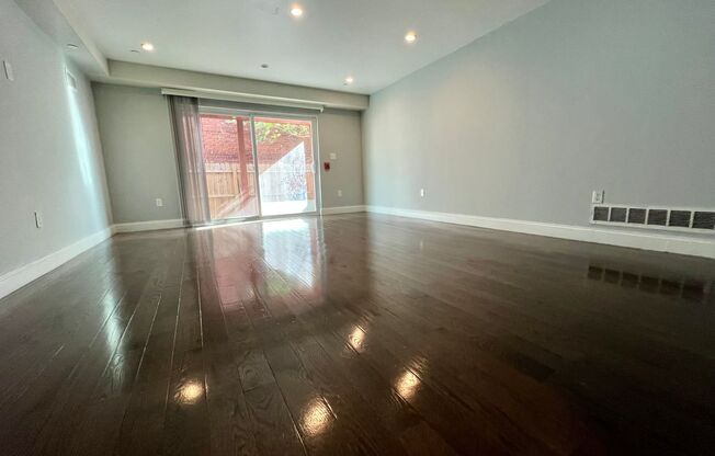 Stunning 3-Bedroom Condo in Point Breeze! Available NOW!