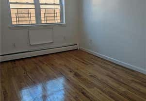 3 beds, 1 bath, 900 sqft, $3,100, Unit 3