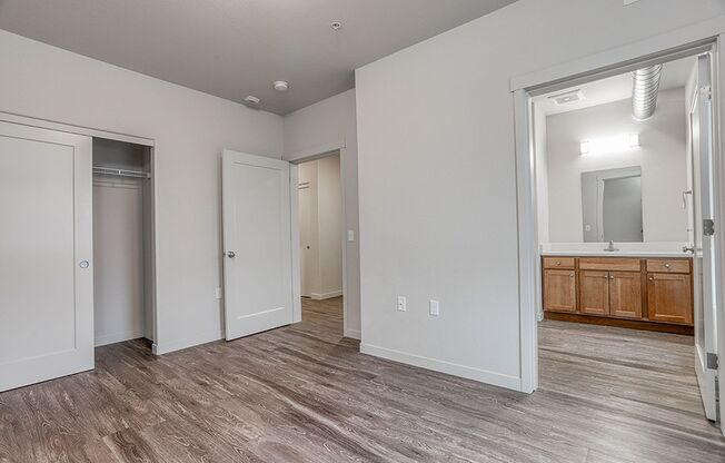 2 beds, 1 bath, 1,013 sqft, $1,715, Unit 406