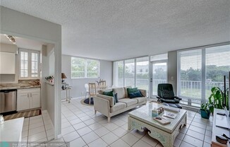 524 Orton Ave