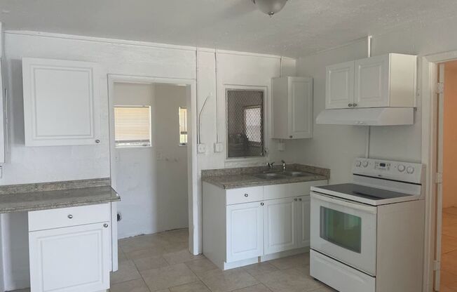 2 beds, 1 bath, $1,350