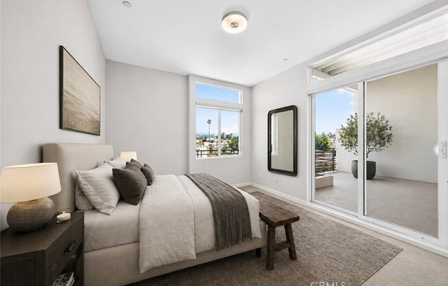 401 SERRANO AVE