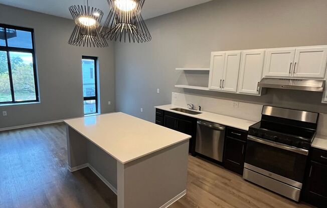 1 bed, 1 bath, 665 sqft, $1,325, Unit 1323