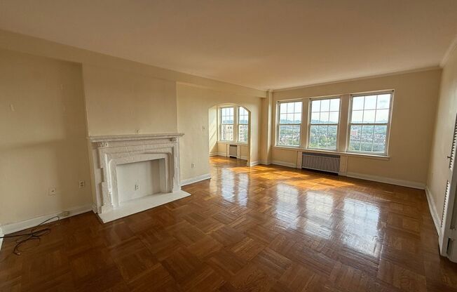 1 bed, 1 bath, 768 sqft, $1,510, Unit Royal York 211