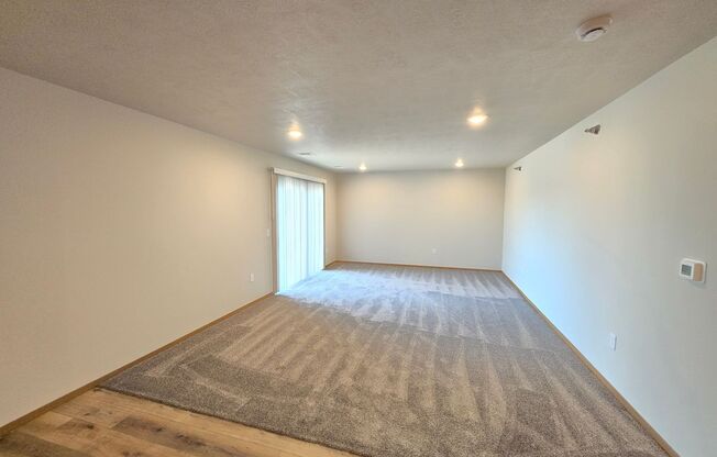 1 bed, 1 bath, 756 sqft, $1,195, Unit 3500 208