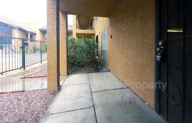 1831 W MULBERRY DR