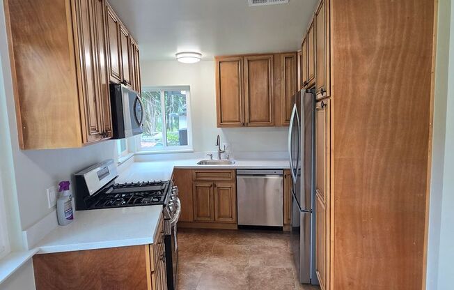 Charming Upgraded Home In Daly City, CA... Available Now !!