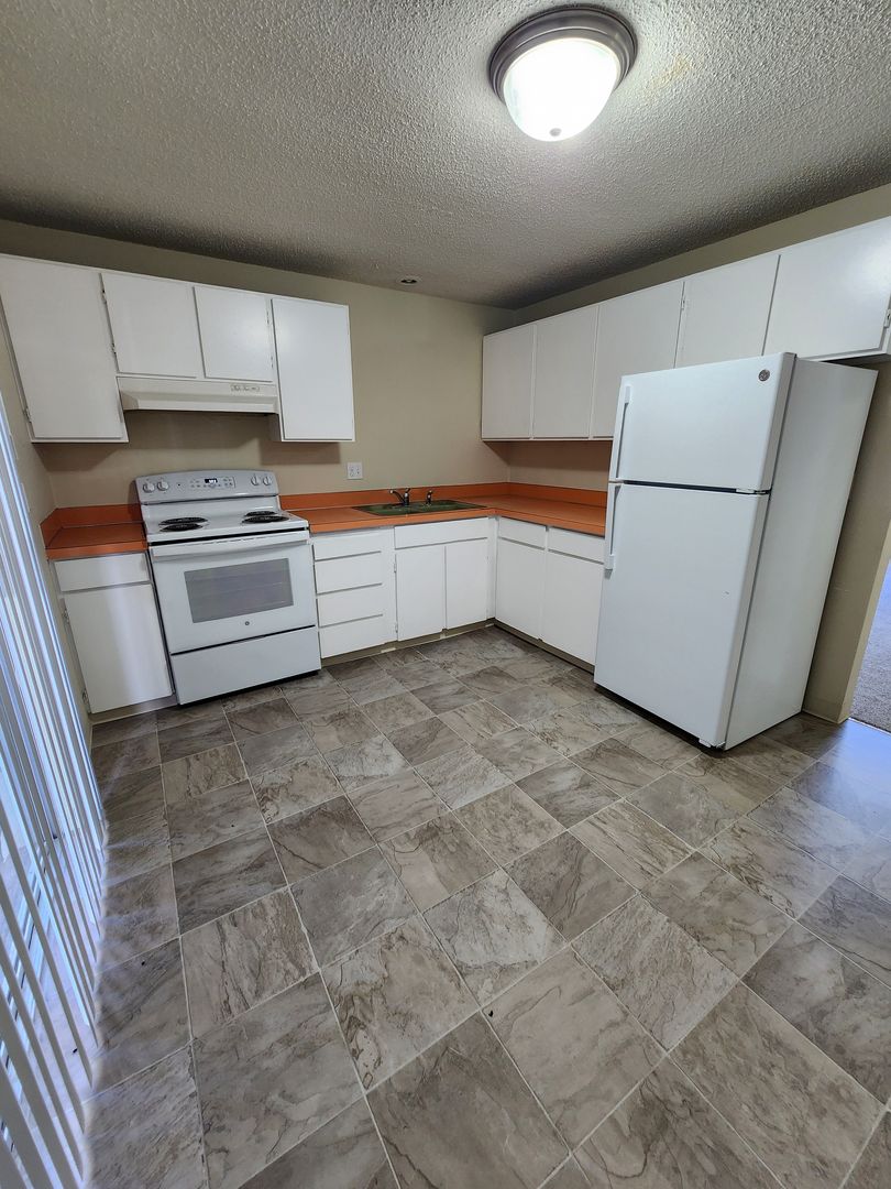 Downtown 2BR/1BA