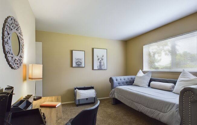 2 beds, 2 baths, 1,016 sqft, $1,735, Unit 13-201
