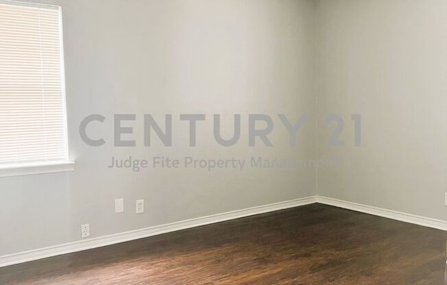 3 beds, 1 bath, $1,425