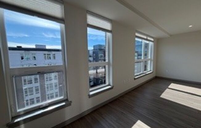 1 bed, 1 bath, 603 sqft, $1,695, Unit 704