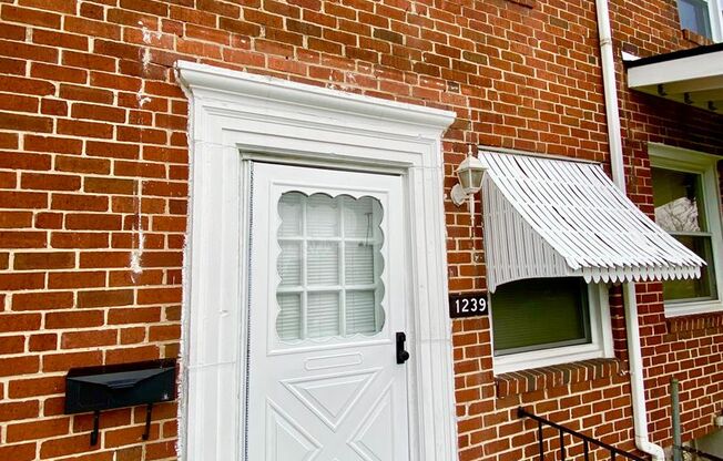 Charming 2 Bedroom/1 Bathroom Townhome in Medford!