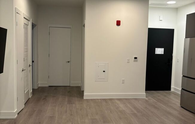 2 beds, 2 baths, 701 sqft, $2,649, Unit 212
