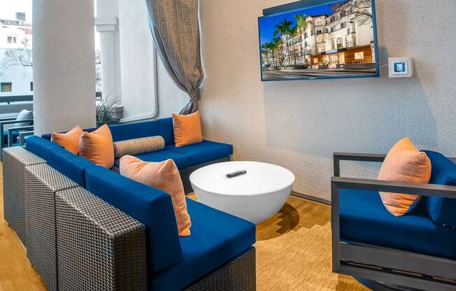 Outdoor lounge seating