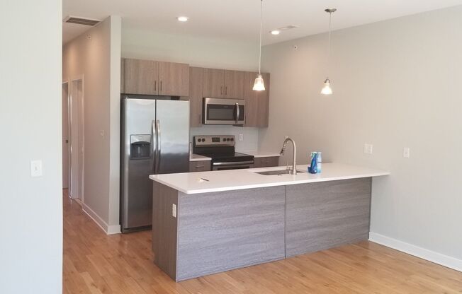 2 beds, 1 bath, $1,375, Unit Unit C