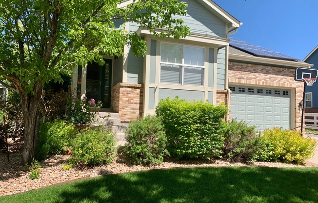 Well Maintained Murphy Creek Home With Unbelievable Golf Course & Mountain Views!