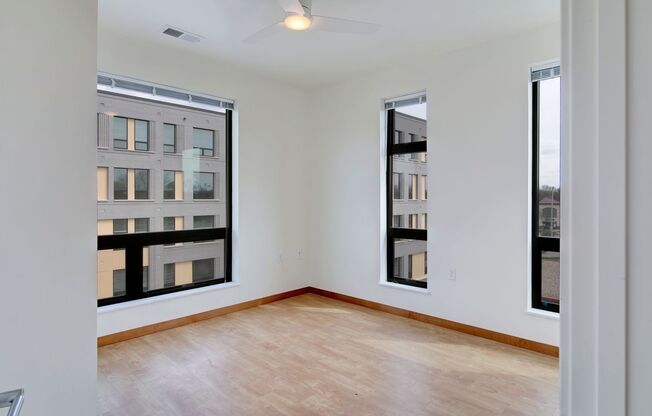 2 beds, 1 bath, 751 sqft, $1,310, Unit A301