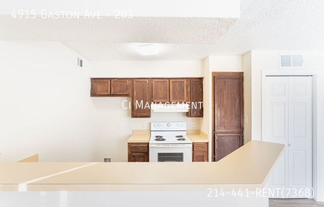 4915 Gaston Ave