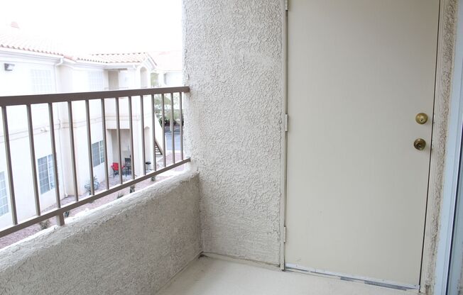 2 beds, 2 baths, $1,350, Unit # 2103