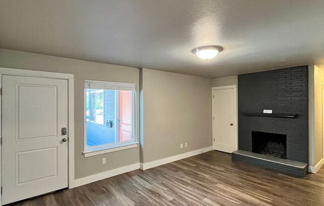 Large 3 Bedroom 2 Bathroom! In-Unit Washer & Dryer, Covered Patio & Pet Friendly!