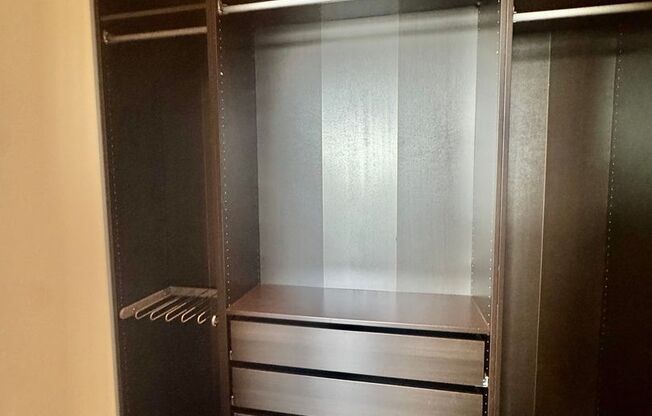 2 beds, 2 baths, 1,455 sqft, $4,000, Unit 1103