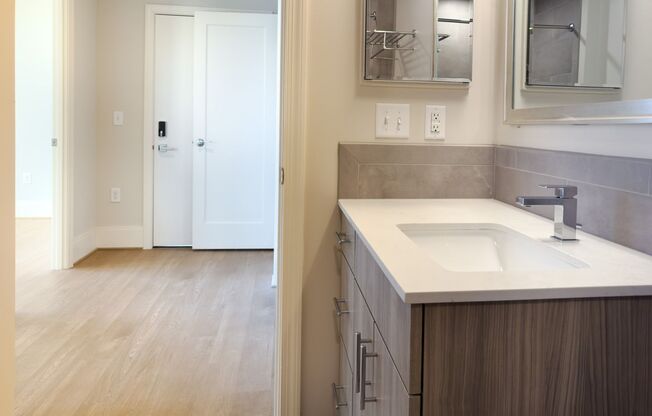 1 bed, 1 bath, $5,000, Unit 505