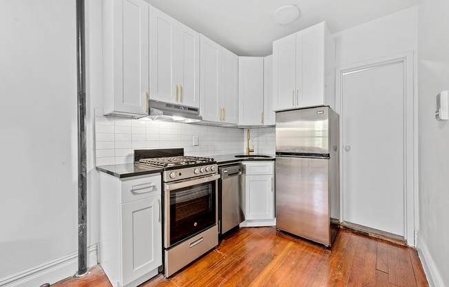 273 E 10 ST
