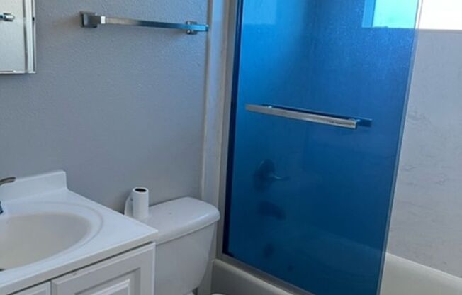 1 bed, 1 bath, 453 sqft, $2,095, Unit 033