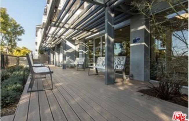 1 bed, 1 bath, 670 sqft, $2,199, Unit 1350