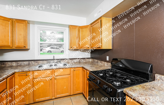 831 SANDRA CT