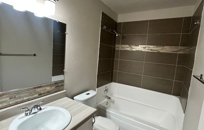 2 beds, 2 baths, 1,015 sqft, $2,795, Unit 213