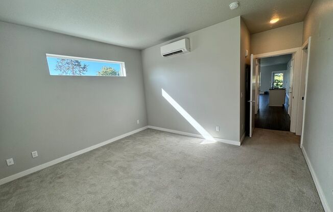 2 beds, 1 bath, $1,995, Unit # 201