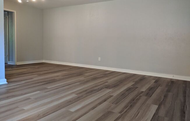 1 bed, 1 bath, 600 sqft, $1,349, Unit 5627 Rippey St. #A6