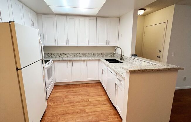 2 Bed/ 1 Bath Newly Upgraded Condo in Mission Valley