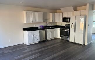 3 beds, 2 baths, $2,200, Unit 5825