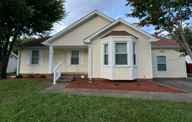 4 beds, 2 baths, $1,795